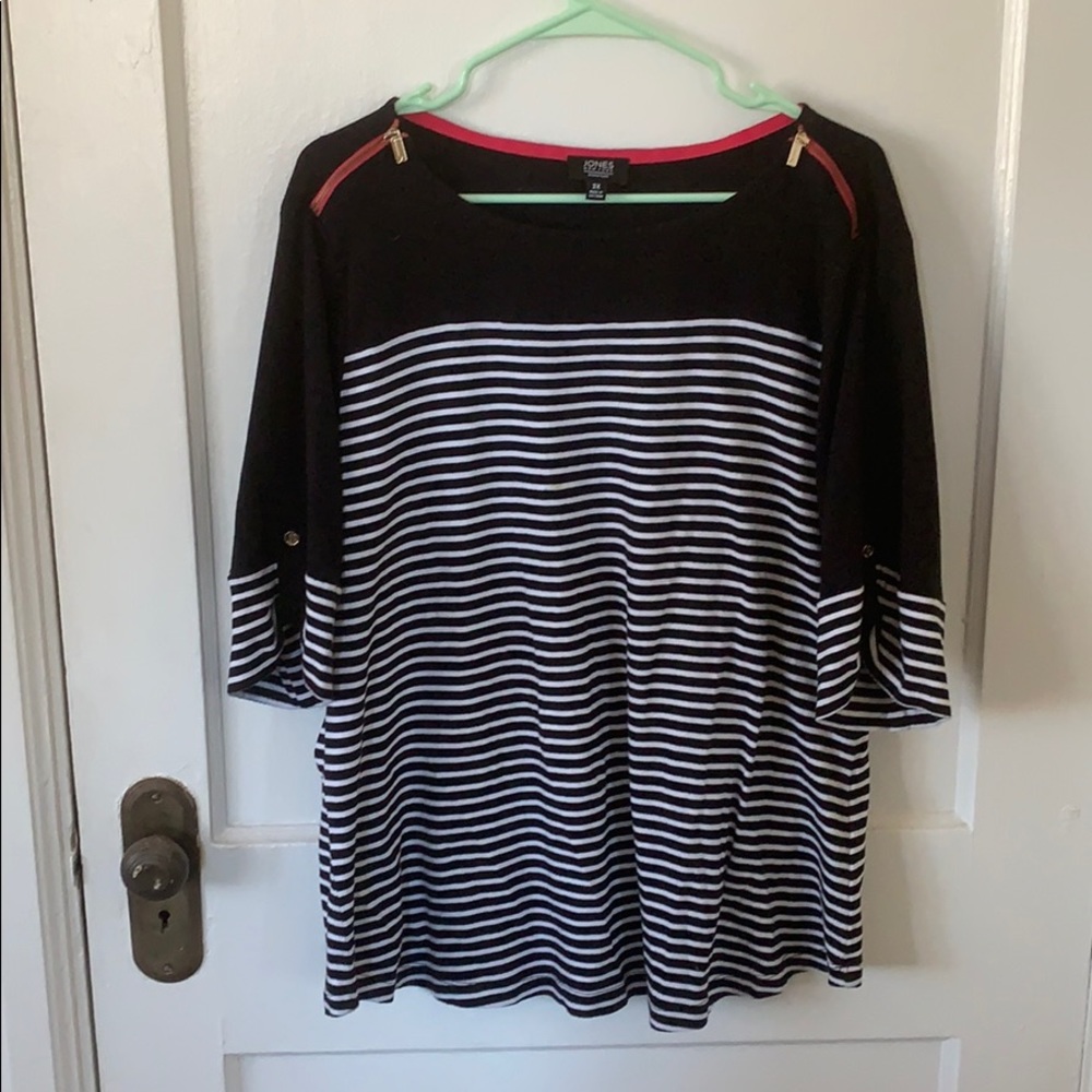 Jones New York - Black and white top